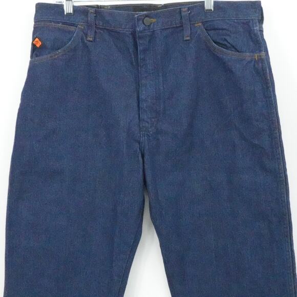 Wrangler FR Jeans Mens 38x30 Blue Flame Resistant Workwear 13MWZ HRC2 2112 Denim - Picture 8 of 15